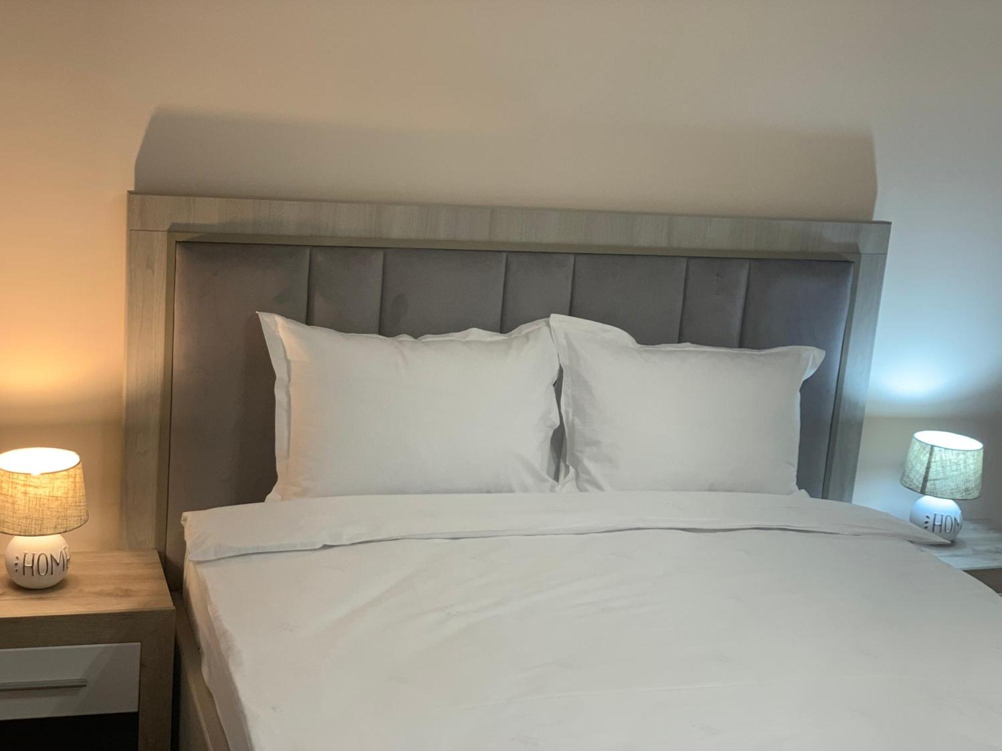 Minerva Ultracentral Appartement Craiova Buitenkant foto